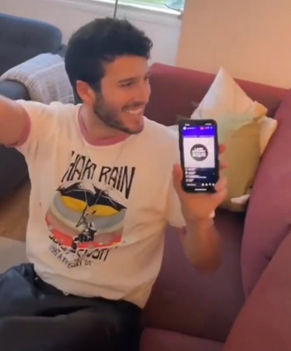 jmorganvibes's tweet photo. Amo verlo feliz 🥺🫶🏻 hermosooooo mío lo super mereces 🤍🤍 @SebastianYatra https://t.co/vv2ZvE6XAb