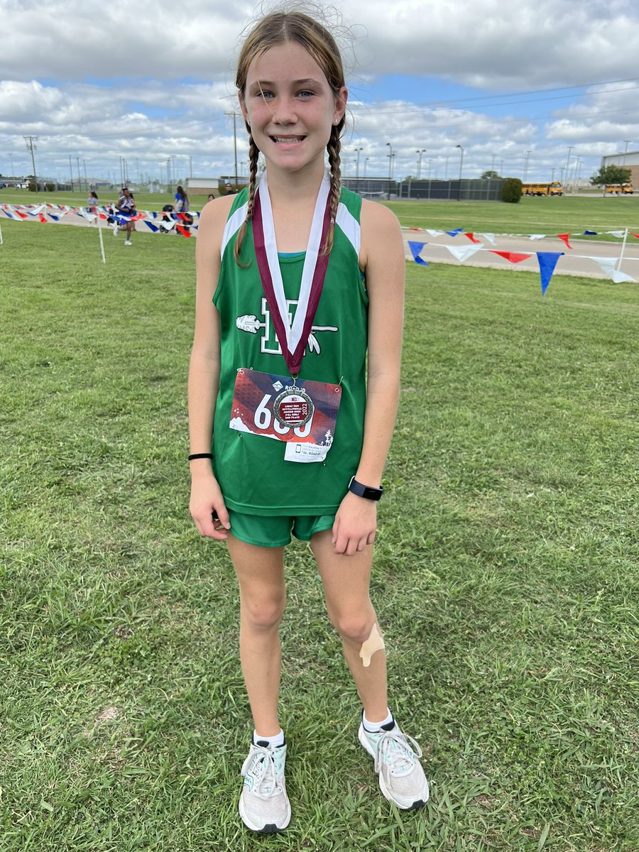 HJHLadyBraves's tweet photo. Congratulations to Jenna M. on her 2nd place finish (out of 112 runners) at the Lionโs Den Invitational in Ennis last Saturday! Way to represent! @hachiesports @WaxahachieXC #smallbutmighty #BeHowardBrave https://t.co/W9TUR2ujbP