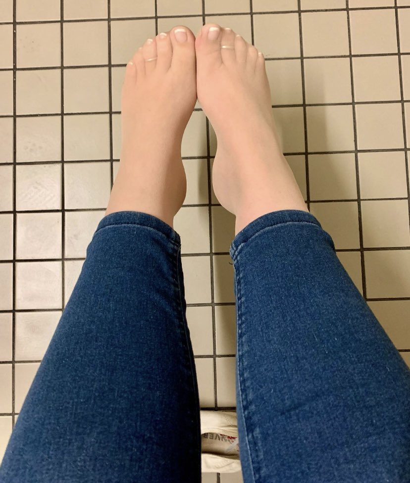 Mrs Wicked On Twitter Suck My Fucking Toes Foot Slut Mrswicked 