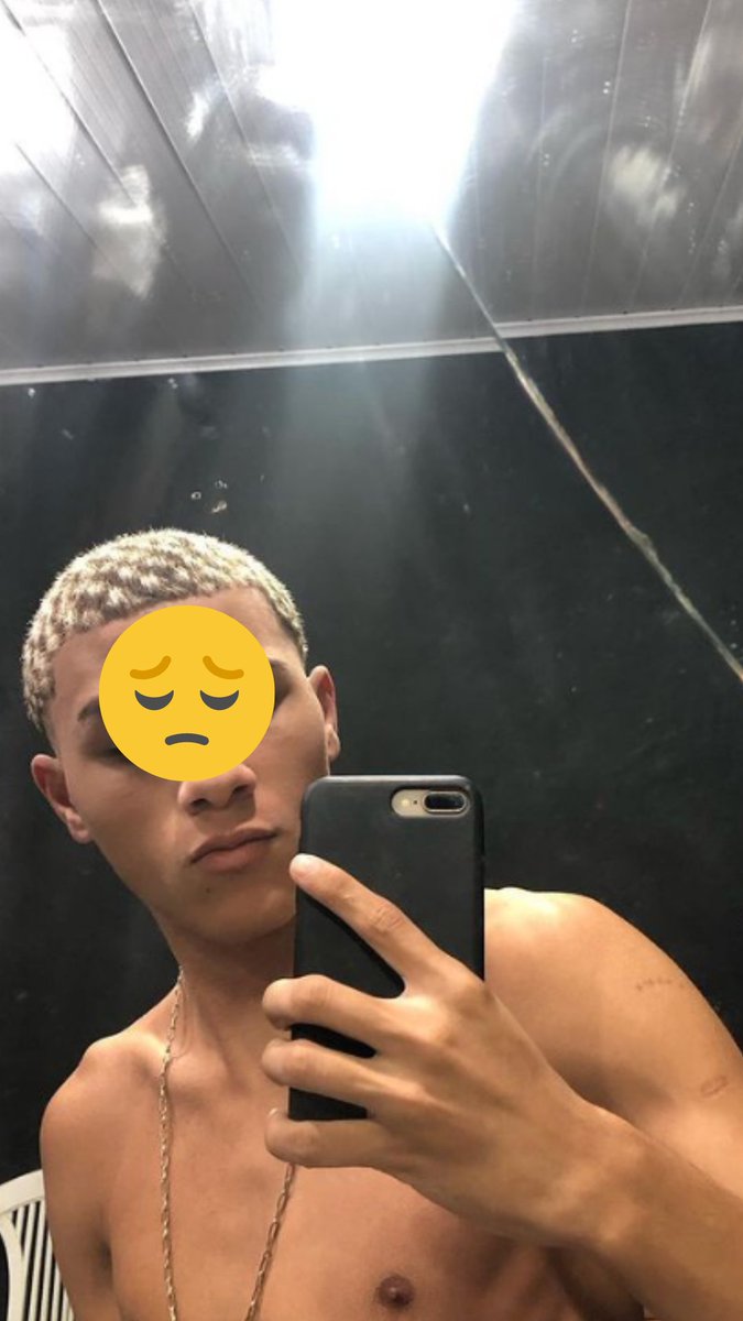 dejayshaolin's tweet photo. Então familia, hoje indo pra escola quando fui levantar pra descer coloquei meu celular ( Iphone 8 plus ) no bolso e dai quando sai do onibus percebi que meu celular não tava mas, cheguei em casa desesperado já liguei muito, chama e a pessoa que não atende, quem puder ajudar... https://t.co/hduZpQW6SA