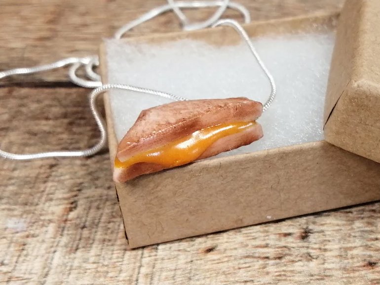 Grilled cheese necklace! Or cheese toastie necklace?! Whatever you want to call them, this adorable necklace is on a 925 silver plated chain and is available worldwide! Necklace £15 (ONLY ONE pair of matching earrings available) with £1 UK shipping or £4 international.
