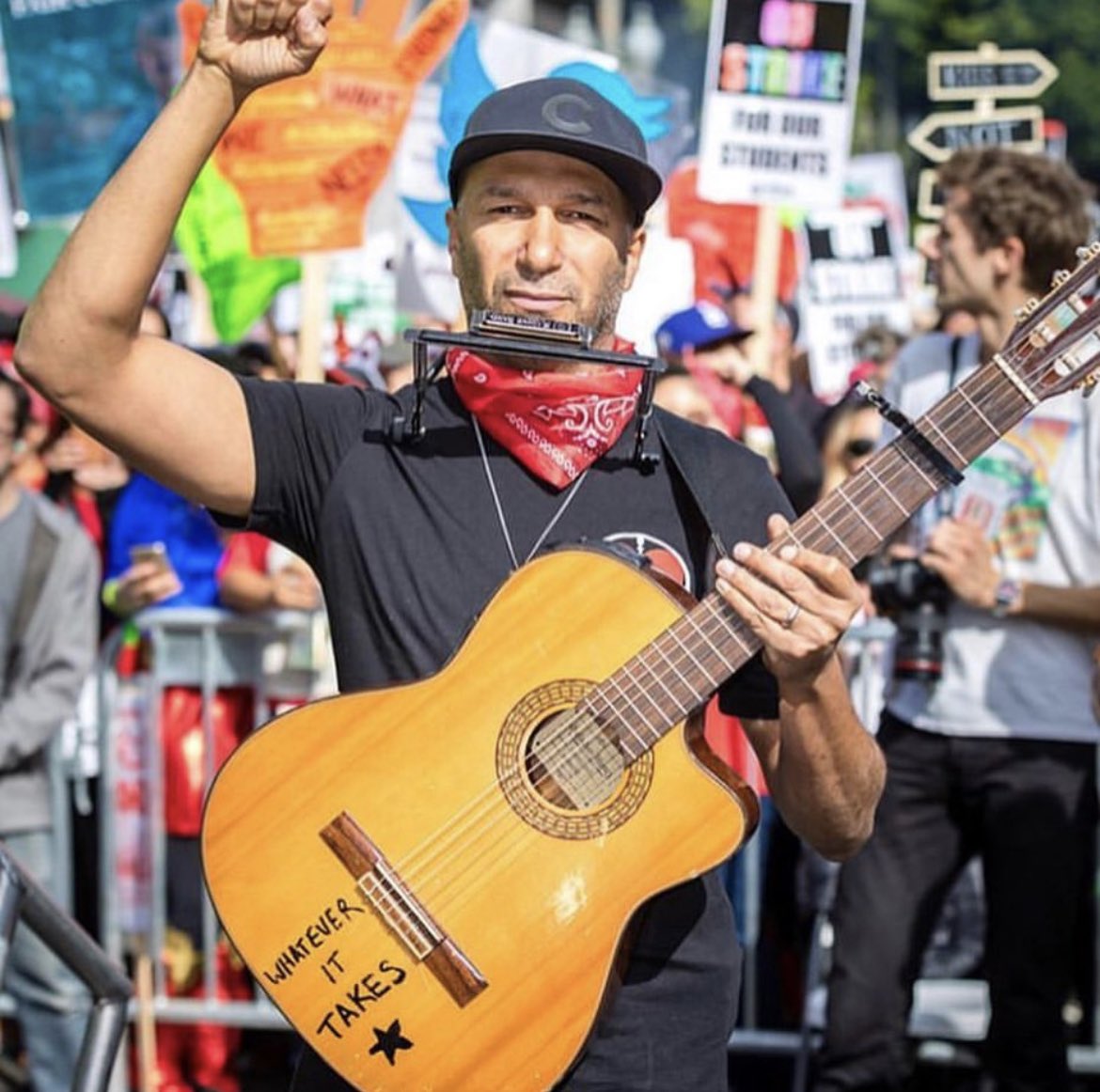 SACRAMENTO!! I am performing a FREE CONCERT TOMORROW in support of #UnitedFarmWorkers <a href="/UFWupdates/">United Farm Workers</a>! 2pm sharp at the Capitol (on 11th St. &amp; N St.) come on out! #SiSePuede!