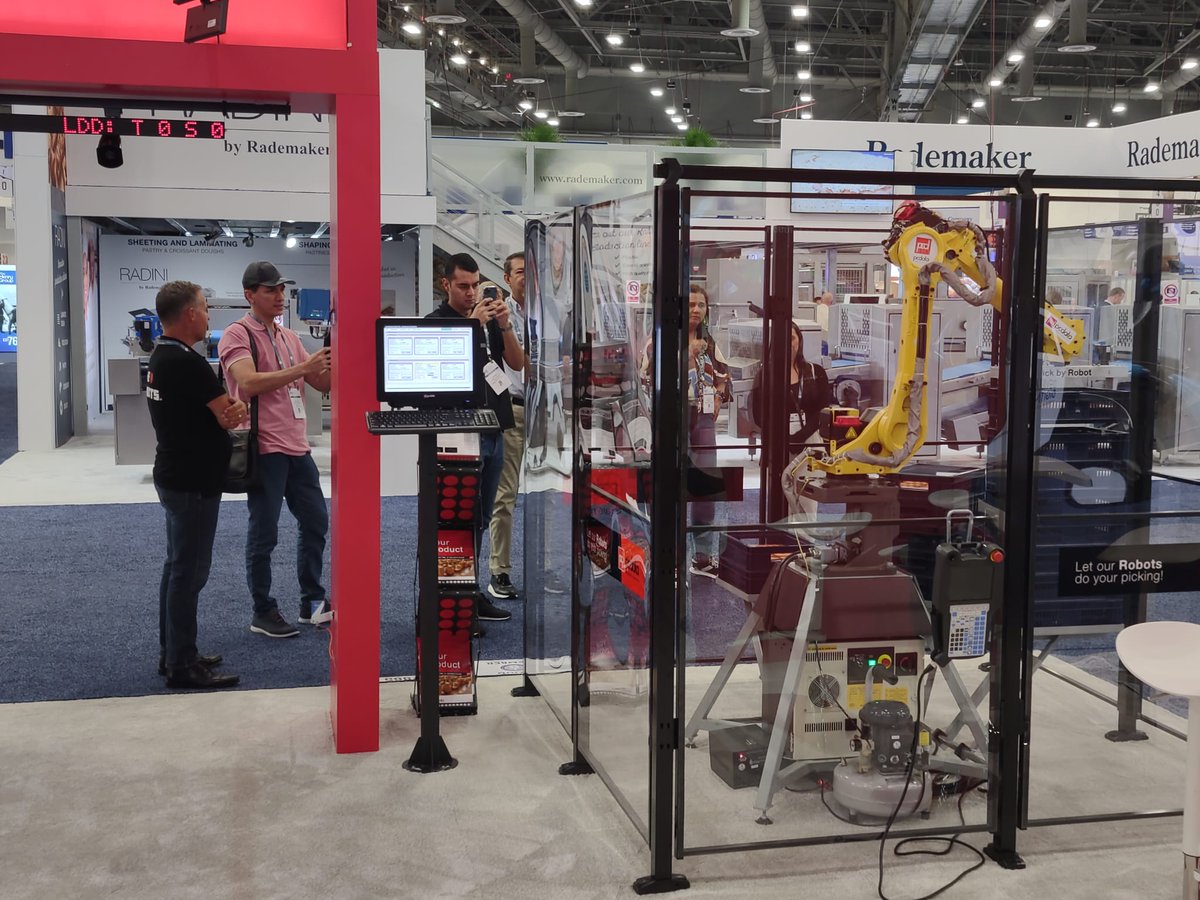 Day 3 at #IBIE2022 - The robot picking solution Pick by Robot remains an attraction throughout the day bit.ly/PCDROBOT <a href="/BakingExpo/">IBIE 2025</a> #IBIE2022 Booth 2865