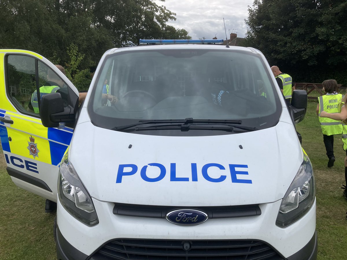 Mr_Smithson's tweet photo. @Y5Spire enjoyed their mini police treat today. Cars, vans, uniform and learning their names using the phonetic alphabet https://t.co/YHlse2wfZu