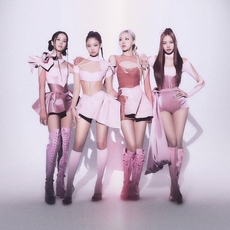 BLACKPINKGLOBAL's tweet photo. .@BLACKPINK remains #1 on Global Digital Artist Ranking chart! ✨

#SHUTDOWN #PINKVENOM #BORNPINK #BLACKPINK https://t.co/z8sBkemVGR