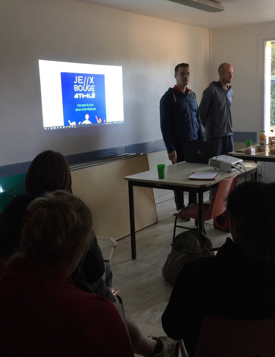 UtilisateurLD's tweet photo. A la veille de la #JNSS : Formation départementale des délégués de secteur #USEP avec @EquipeEPS16 cadre convention @dsden16 @USEP_Charente #FCOL Programme chargé : intervention @G2Angouleme #jeuxbouge - 30’APQ ; #gen2024 ; #TAPV et SRAV 🚲 ; mvt sportif et prep événementiels https://t.co/7HUIUAbBKl