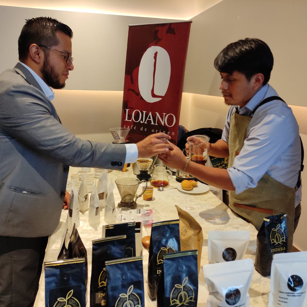 Gracias al #AcuerdoComercial 🇪🇺-🇪🇨, más de 200 nuevos productos con mayor valor agregado han encontrado nichos de mercado en la UE27, principalmente en el área de alimentos frescos y elaborados, bebidas y madera.
 
<a href="/Trade_EU/">EU Trade 🇪🇺</a> 

#EUTrade