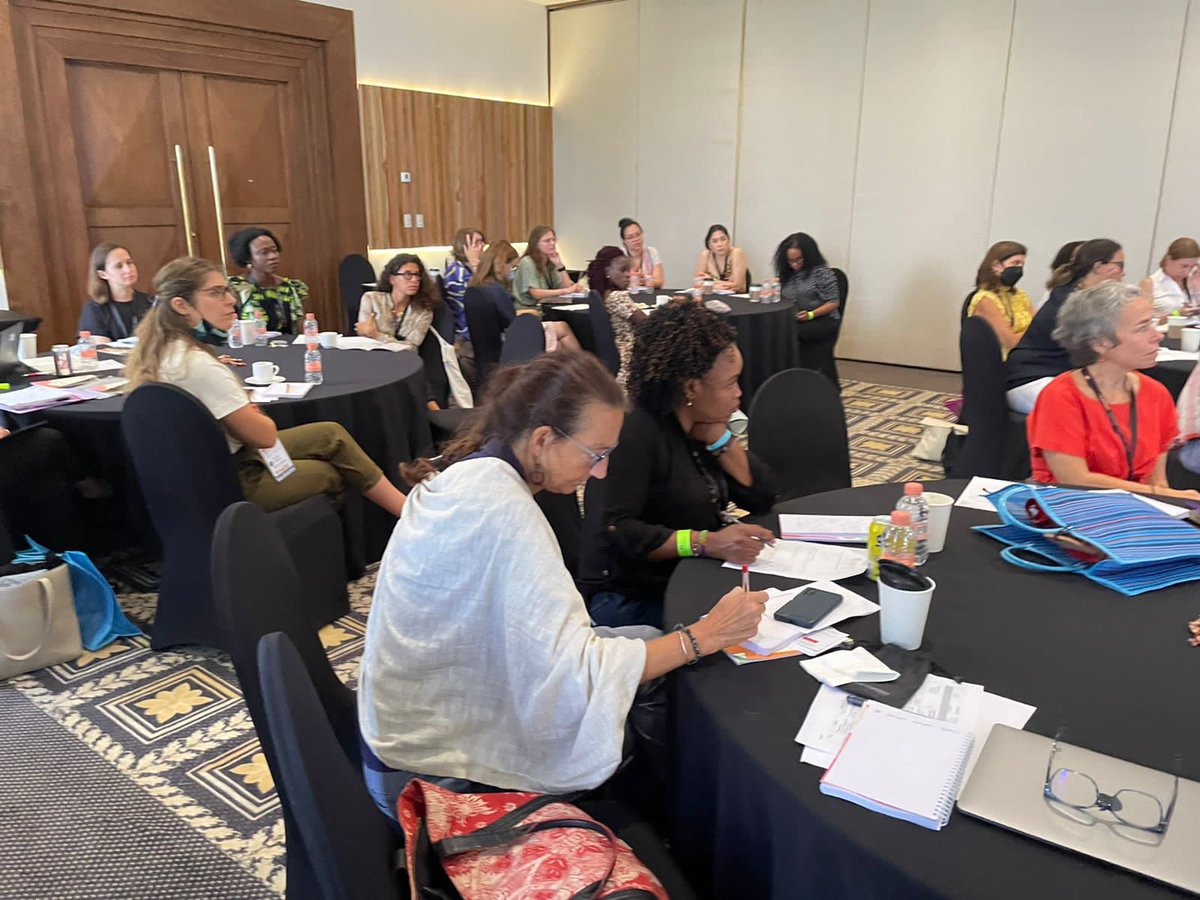 Aulasenpaz's tweet photo. We had researchers, practitioners, activists and other stakeholders working together to give a voice and prioritize the prevention of violence against children 👧🏽👦🏿. 

#PreventVAC @HakiElimu @INBreakthrough @RaisingVoices @forgoodschools @TheSVRI https://t.co/qjt3MkAwRX