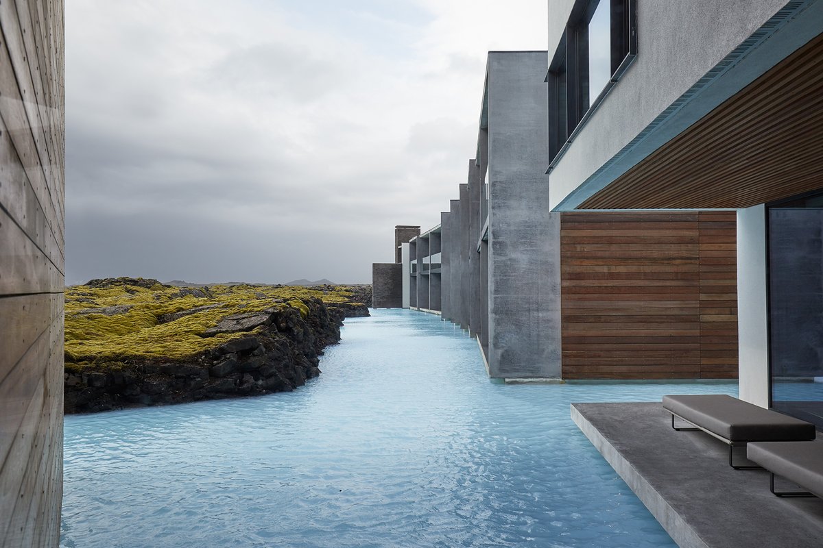 PRESTIGE_GMedia's tweet photo. Bienvenue au resort thermal The Retreat at Blue Lagoon Iceland. Détente "extrême" garantie ! À lire dans le Magazine Prestige : https://t.co/lfIaB3EV4l https://t.co/jk0htBceBL