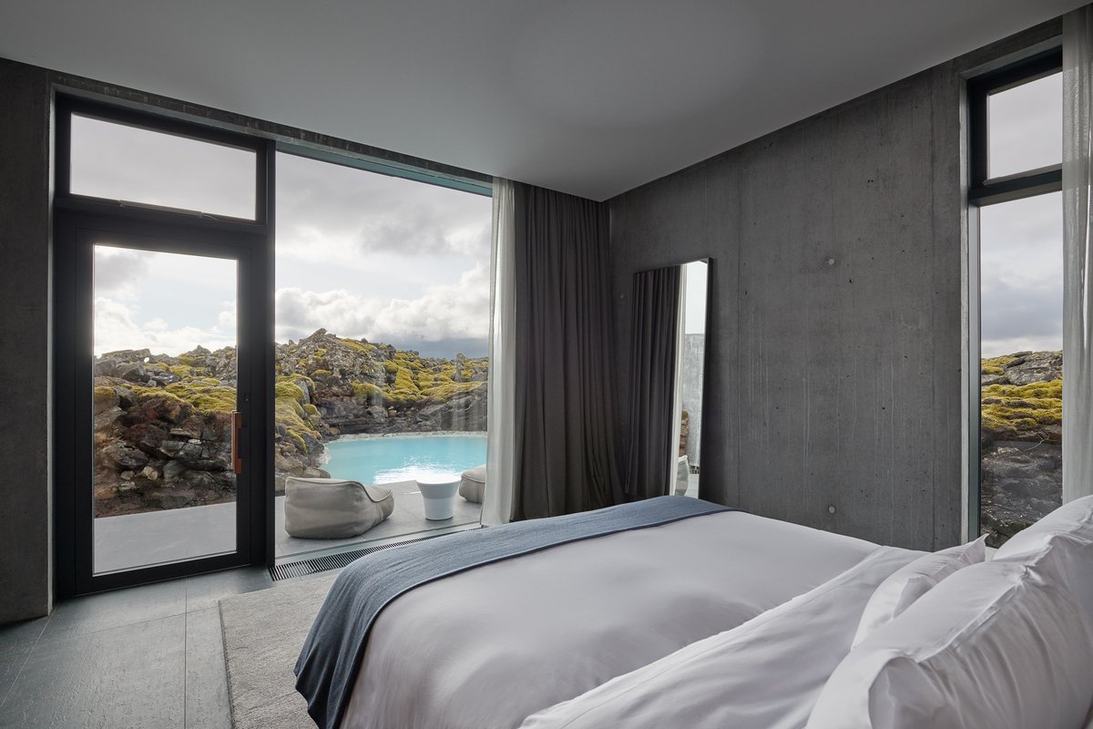 PRESTIGE_GMedia's tweet photo. Bienvenue au resort thermal The Retreat at Blue Lagoon Iceland. Détente "extrême" garantie ! À lire dans le Magazine Prestige : https://t.co/lfIaB3EV4l https://t.co/jk0htBceBL