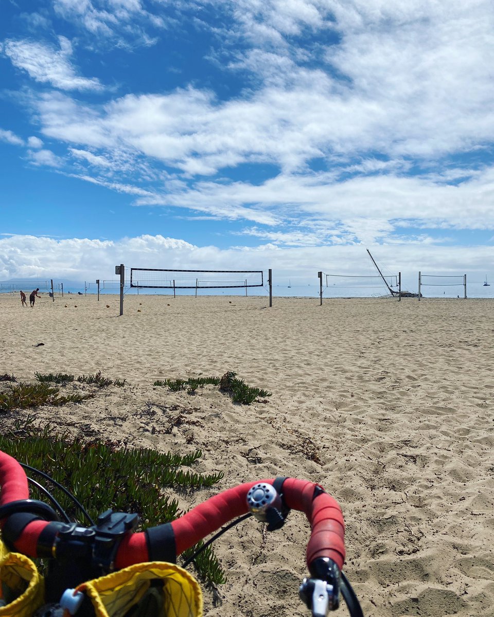 SB_BIKE's tweet photo. #viewfromthehandlebars  #bikesantabarbara #santabarbara #cycling #cyclinglife https://t.co/yglgJATErS