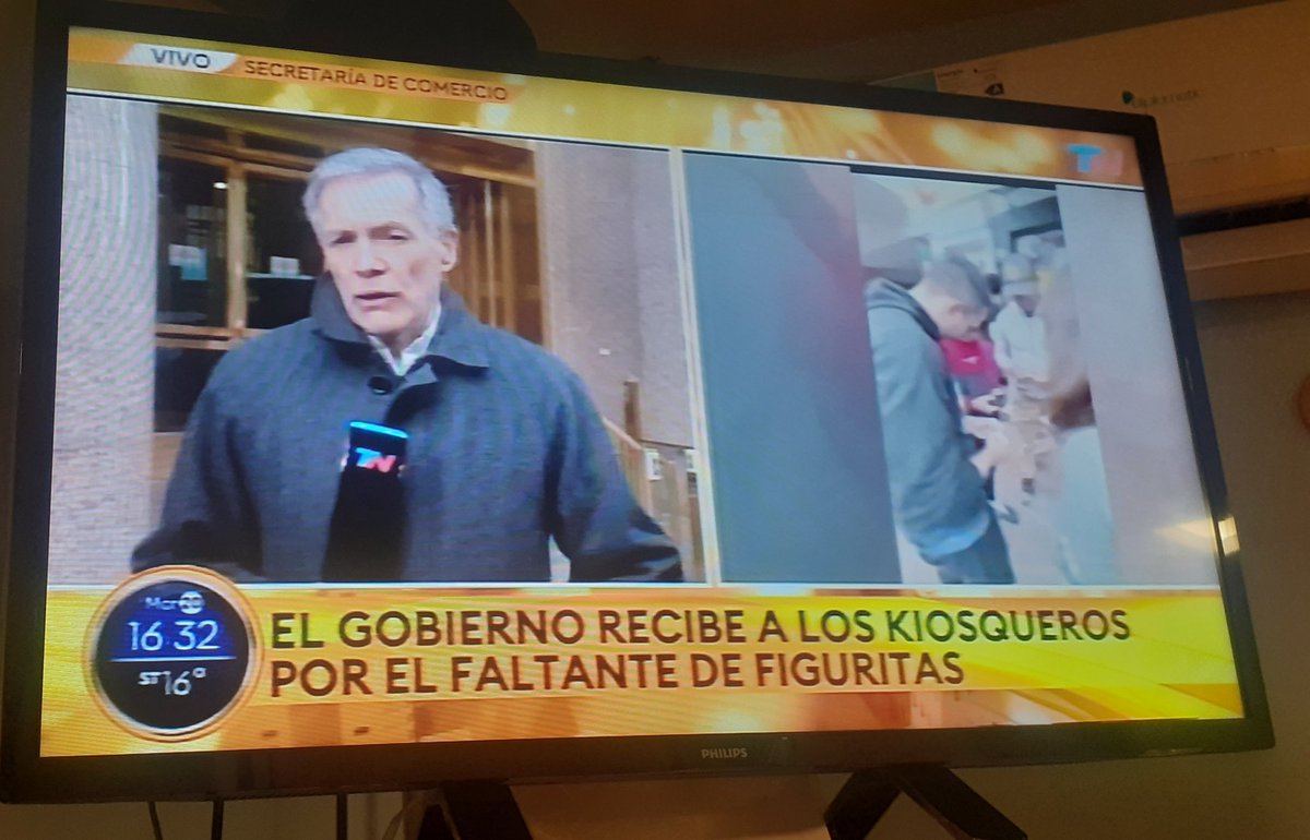 rosameladrian's tweet photo. Siempre ocupados en cosas importantes nuestros gobernantes!!! Son hermosos!!!
Después se enojan por el malestar que despiertan en la gente... https://t.co/i1KYITjebH