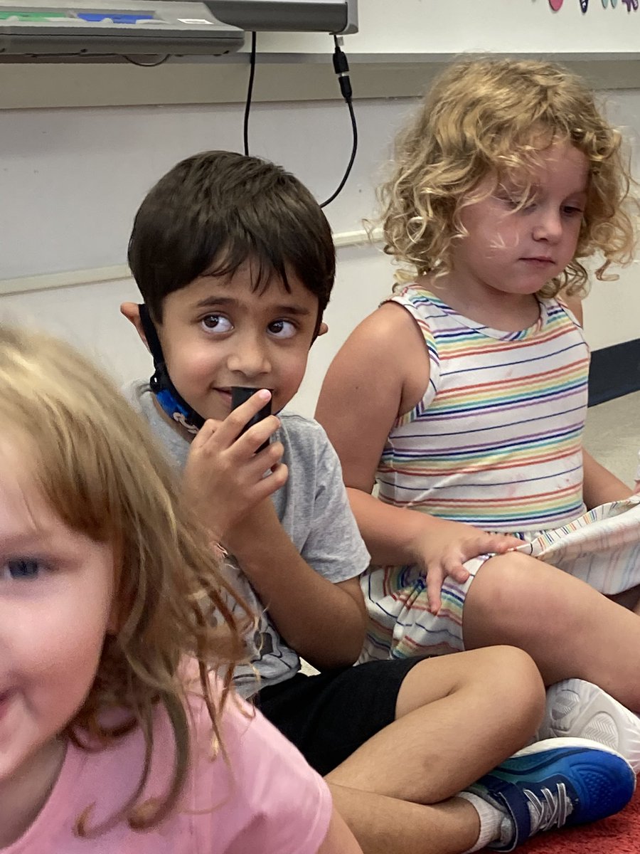 MsRuttenbergFH's tweet photo. Testing our sense of smell.  #fhhighlights https://t.co/jy30UQkHnU