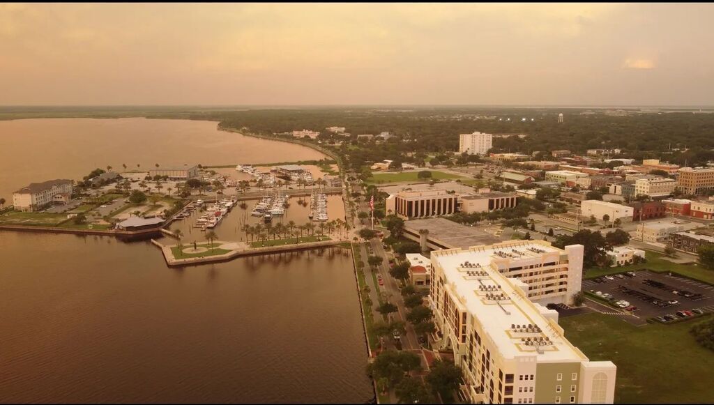 Its official…
After years of commuting  to Sanford for work, I will finally call it home. 

#Sanfording #Sanfordite #Sanfordian #Sanford #SanfordFlorida #ZouainEntertainment #djimini2 #djifly #dronephotography instagr.am/p/CivZcVmvUhy/