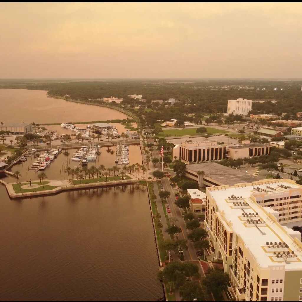Its official…
After years of commuting  to Sanford for work, I will finally call it home. 

#Sanfording #Sanfordite #Sanfordian #Sanford #SanfordFlorida #ZouainEntertainment #djimini2 #djifly #dronephotography instagr.am/p/CivZuqKPQwM/