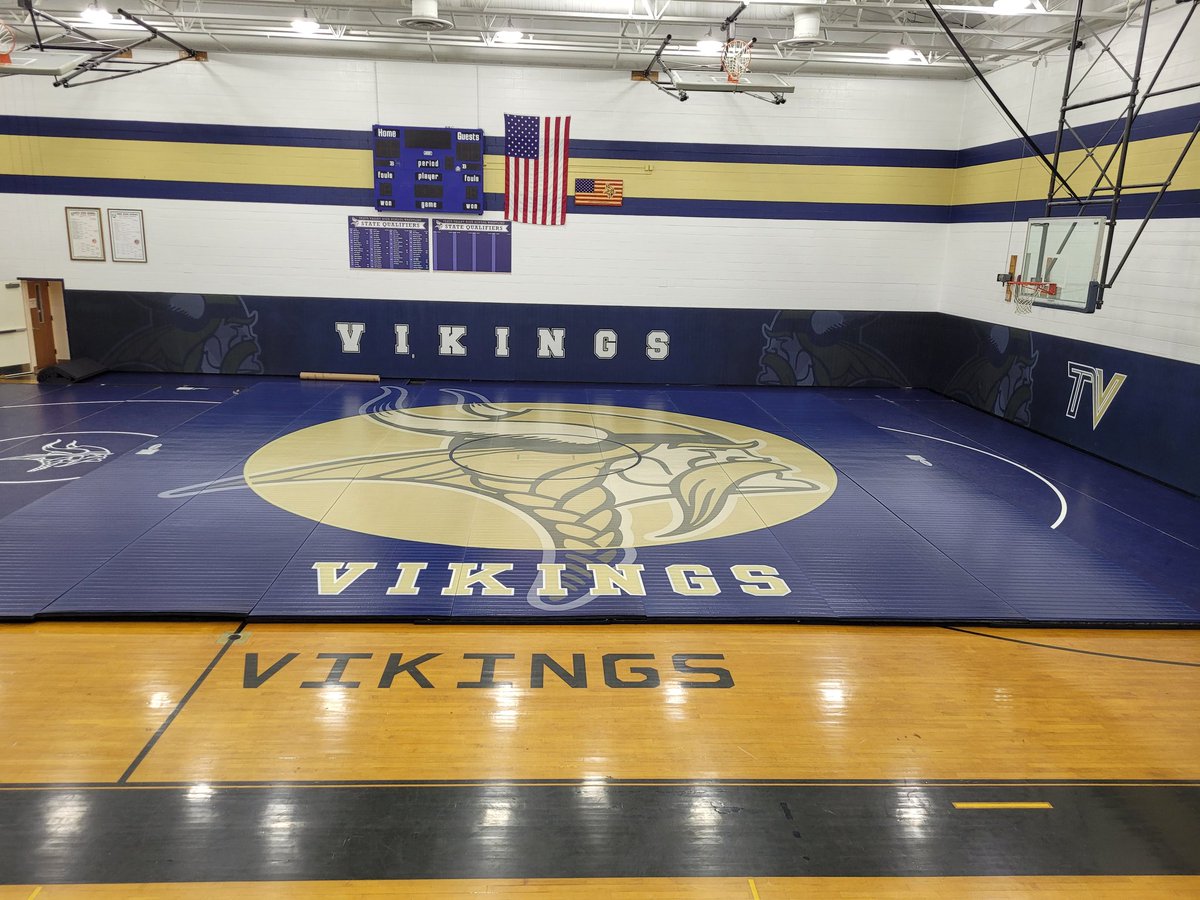 ToddnaceTv's tweet photo. We would like to thank our fans ,booster club ,and the Mr baker the AD. For helping us get this new mat. https://t.co/EFyPW7jnzd
