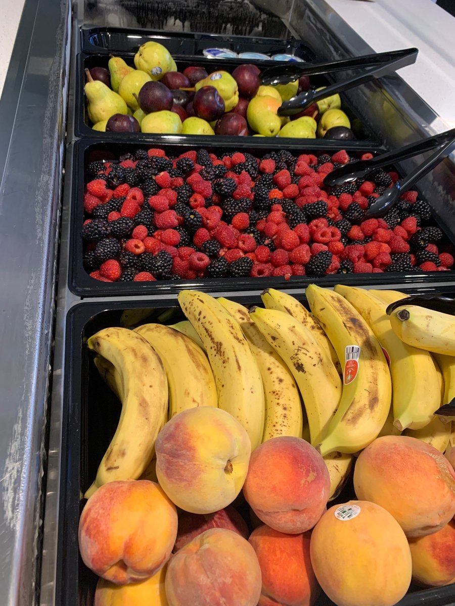 PSDNutrition's tweet photo. Today is Colorado Proud Day! Which is a day to celebrate local foods in our school meals! To celebrate we served local peaches from Sowell Orchards in Palisade, CO! See our Colorado Proud Day flyer and website for more information! https://t.co/VDvp9kVva2 #Coloradoproudday https://t.co/NxM9KEztTn