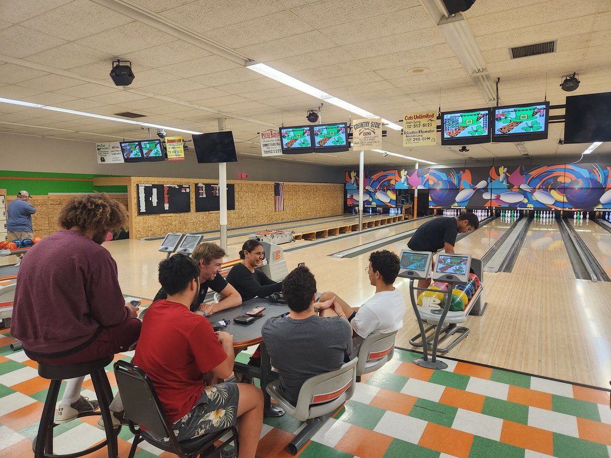 Join the Emmetsburg Student Senate on Wednesday nights at Shamrock Lanes for a night of bowling! Just bring your student ID with you to get a $4.00 game! #lakerproud #studentsenate