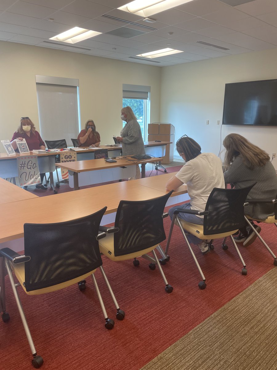 OneMHO's tweet photo. For National Voter Registration Day, MHO hosted an event in partnership with the St. Joseph County Voter Registration Team to ensure our employees are registered and ready to vote this year. We are proud to encourage Team #OneMHO to be active citizens and engage in our democracy. https://t.co/5KS0X1PW1x