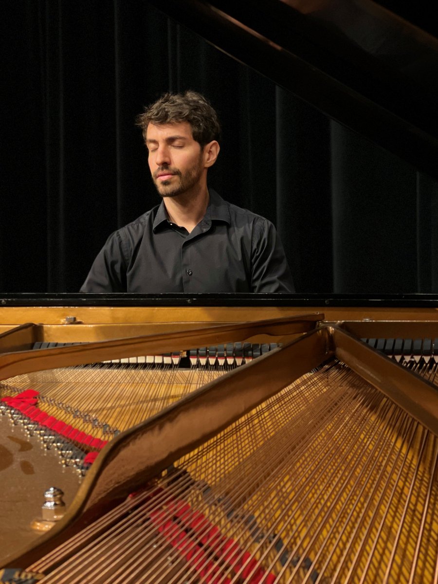 SDMA's tweet photo. Experience a live #ClassicalMusic concert Sun, 10/2 by award-winning pianist Dario Martin in #SDMA’s historic rotunda. Get tix now! https://t.co/q9J8L4H8vo 

#SanDiegoMuseumofArt #SDMAYourWay 

Presented in partnership w/ @SpainInTheUSA &amp; Consulates of Spain throughout the US https://t.co/lF3pXd6wMm