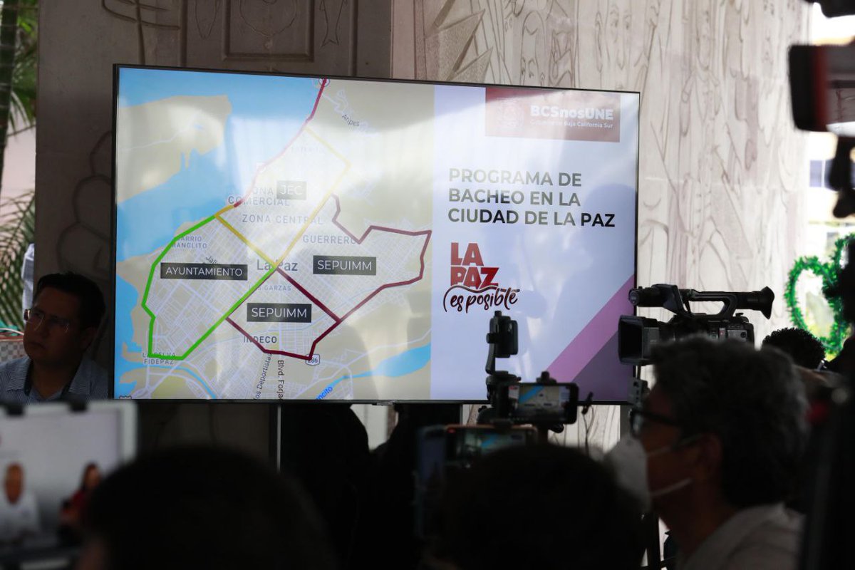 VictorCastroCos's tweet photo. Esta mañana en conjunto con la Alcaldesa de La Paz, el director general de la JEC, el secretario de SEPUIMM, y el director de la @api_bcs anunciamos acciones emergentes para rehabilitación de vialidades en BCS.  
1/4 https://t.co/kBLLZSj03U