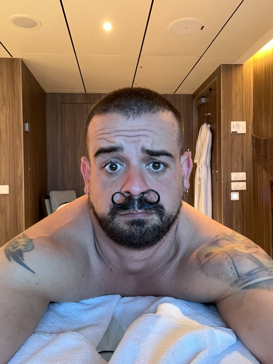 pike_daddy's tweet photo. Who wants to come look after daddy?… https://t.co/GF9kQAP7Az