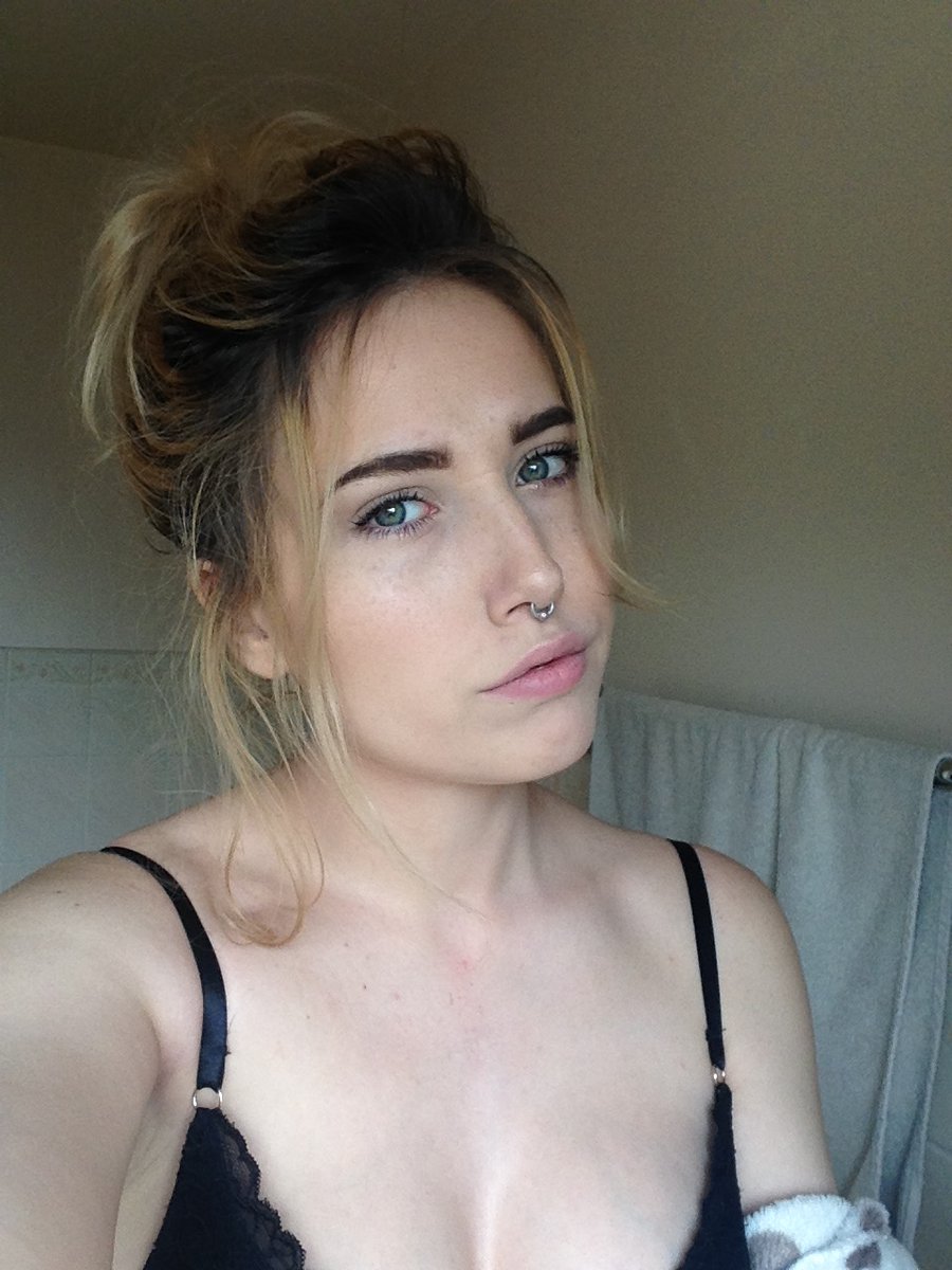 lisahot33's tweet photo. Coucou mes amours se soir je vous fait une réduction sur tout mes pack ❤️
Venez mp pour les intéressé 😋❤️ https://t.co/xFG1OkcsWz