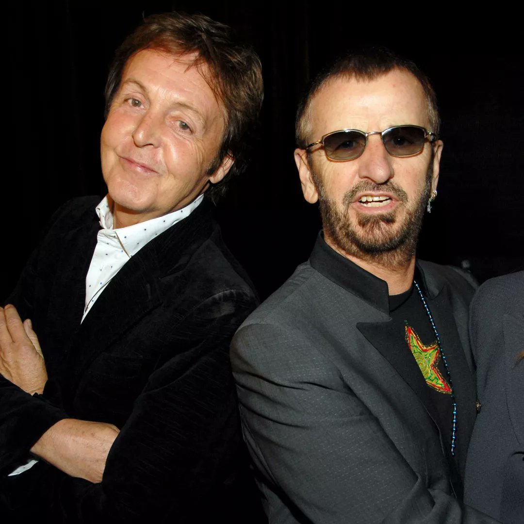 BeatlesSpain's tweet photo. 📷 Paul y Ringo, 2009
🎧 Escucha nuestra #PlaylistBeatle de colaboraciones entre ex-Beatles en https://t.co/4d0UwQOxZH
#TheBeatles #RingoStarr #PaulMcCartney #WalkWithYou #ExBeatle #Spotify #Playlist #BeatlesPlaylist #BeatlesEspaña https://t.co/FOFFT8dHQK
