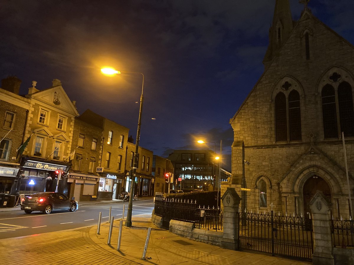ivanabacik's tweet photo. Lovely balmy evening in #Ringsend @RICCD4 #CommunityCentre tonight to discuss @DubCityCouncil #LocalAreaPlan status with local residents @KevinDonoghue https://t.co/hvtQVYhjV5