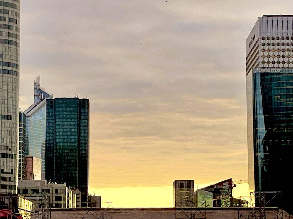 Parisienne_7501's tweet photo. #ladefense #paris #sunsetinparis #sunset #visitparis #photooftheday #visitfrance #travel @laDefense @Paris_all_about @VIParis @jmlpyt https://t.co/Cq7gaWstna