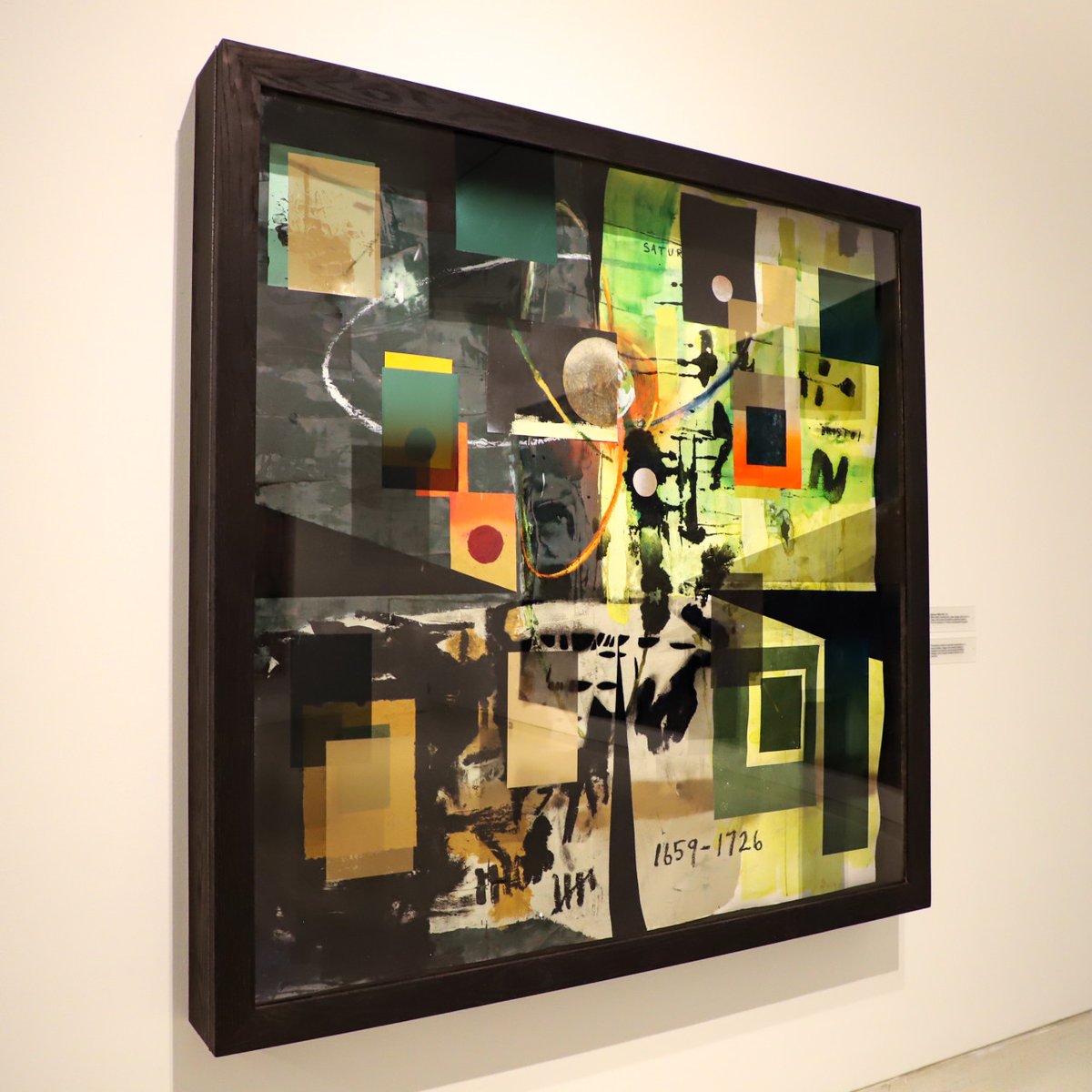 knoxart's tweet photo. This #RadcliffeBailey artwork is one of our FAVORITES!
🎨 "Equinox 1659-1726," 2021, mixed media including flock, paper collage and acrylic paint on paper, with window tint elements adhered to glazing © Radcliffe Bailey. Courtesy of the artist and @JackShainman Gallery, New York https://t.co/UEA4qbL7lQ