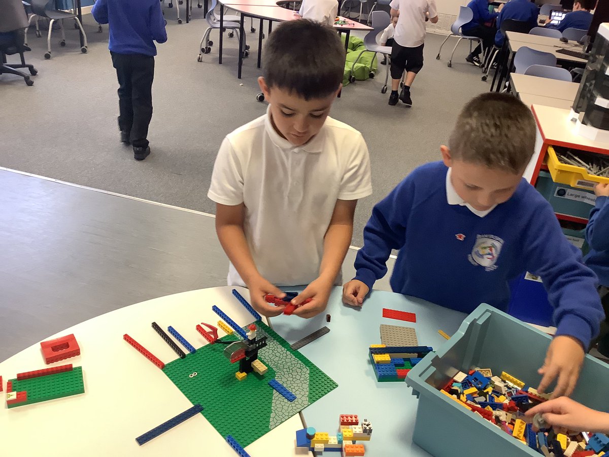 mrsmitchell_l's tweet photo. On Friday we visited the Digiden. We chose from Just Dance, Lego and Spheros. @BantMissK challenged us to build a course for the spheros next time! Challenge accepted 😉 Stay tuned to see what we create #bantCreativity #banttech https://t.co/fQoi0DS48N