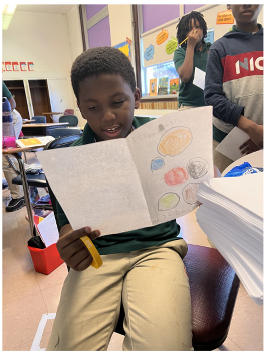 NormandySC1's tweet photo. Bel-Nor School celebrated #InternationalDotDay, a way for adults and children to boost courage so that their creative potential is released. Students and teachers engaged in several activities used to connect, collaborate, and celebrate self-expression. #NormandyNext #community https://t.co/jUldyUCIaI