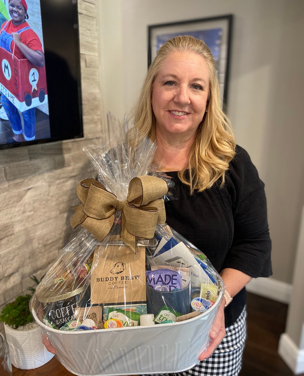 storchmortgage's tweet photo. Do you like your coffee hot or iced? ☕🧊 Stop by our office this week and the next for a free cup of jo, breakfast pastries, and enter your name in our giveaway for a chance to win our Buddy Brew Basket. #staycaffinated https://t.co/YtysiuyCPv