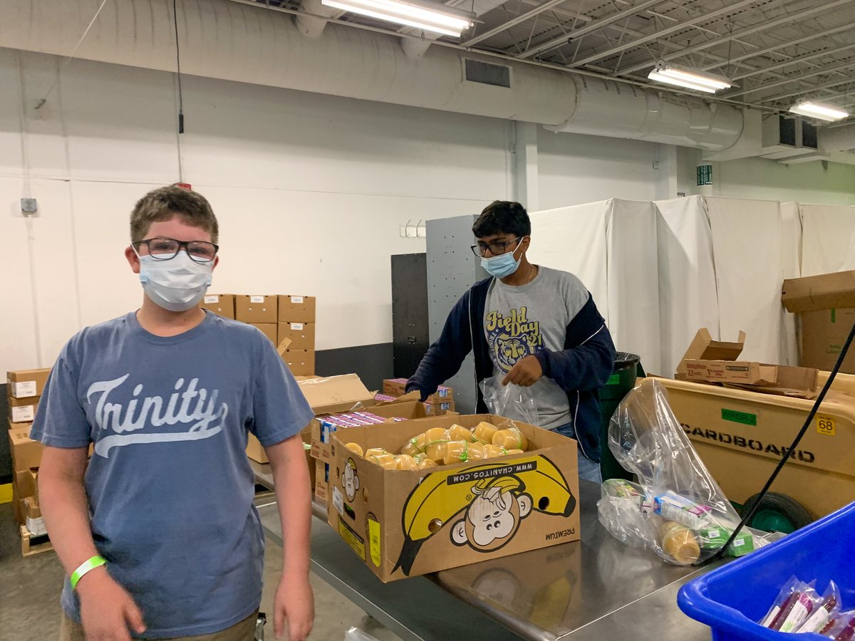 TrinitySchoolOK's tweet photo. Trinity's National Junior Honor Society had an opportunity to volunteer at the Regional Food Bank of Oklahoma last week. Our Tigers packed 89 boxes and 534 bags for the Food for Kids backpack program. We are tremendously proud of our Tigers!
#njhs #trinitytrue #gotigers https://t.co/gI90vi7SqX