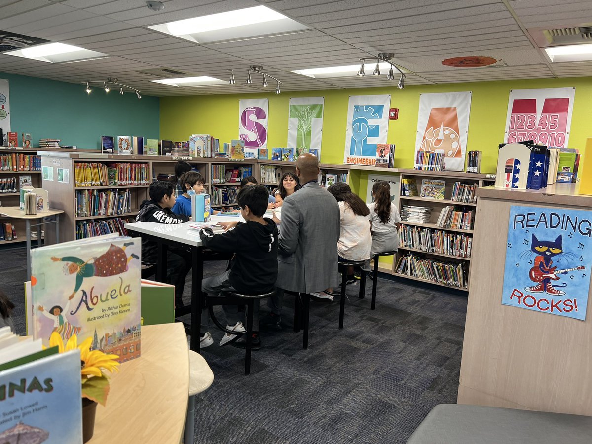 Executive Cabinet visited Cooley today. What did they see? Our Amazing students & teachers deep in learning! They also saw our beautiful campus & library too!💕🐾💕🐾💕🐾@ColtonJUSD #CJUSD