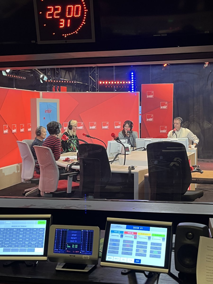 📻 @Requin_Chagrin / Marion et Anaïs Demoustier sont en direct sur @franceinter dans l’émission côté Club. ▶️ radiofrance.fr/franceinter