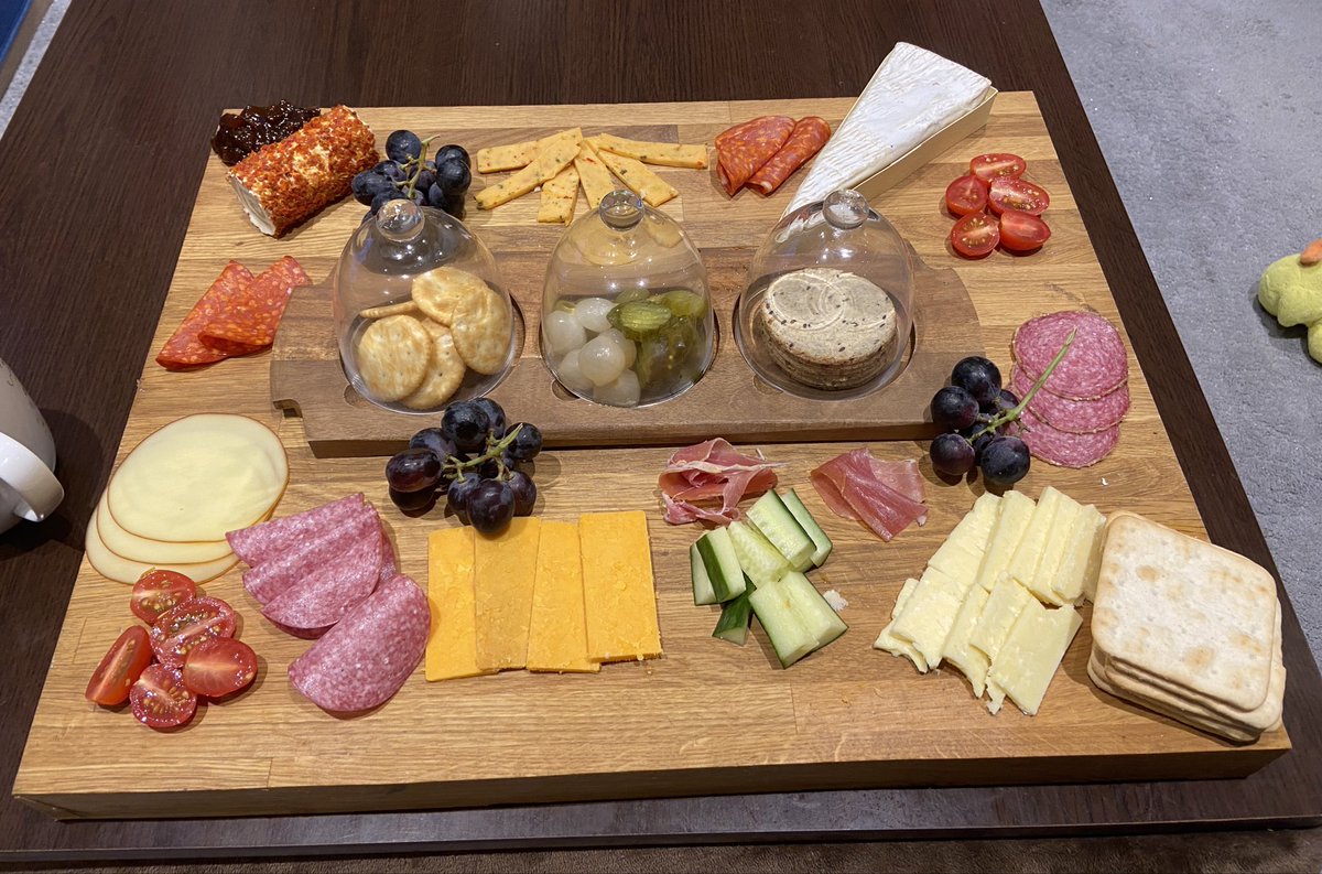 HoneyResearchGP's tweet image. Wedding anniversary cheesboard @jessrose82 Thanks @AldiUK for very tasty ingredients!