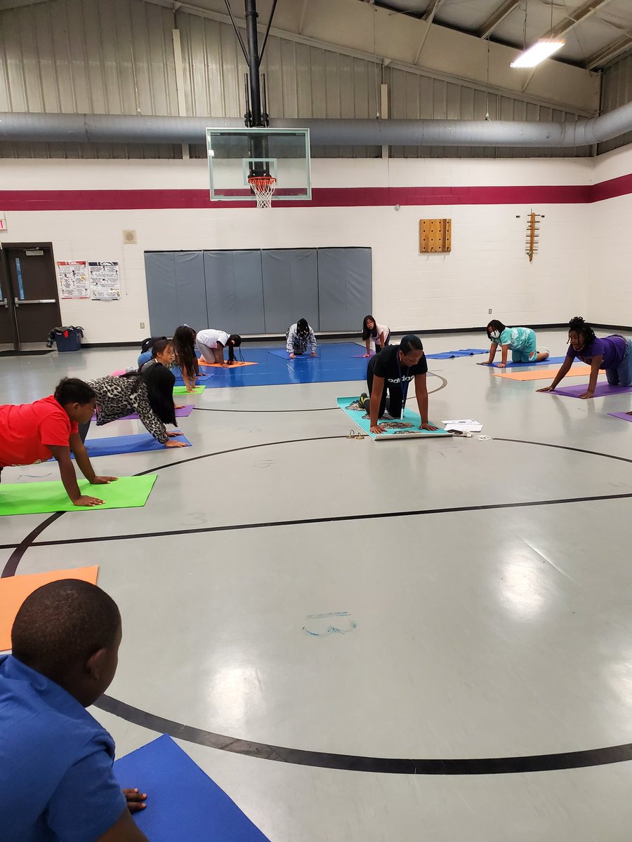 Cedric324's tweet photo. On Tuesdays we do yoga. 🧘🏾♂️ #schoolcounselor #smallgroupactivity #elementarylife https://t.co/E3KF6HnOlA
