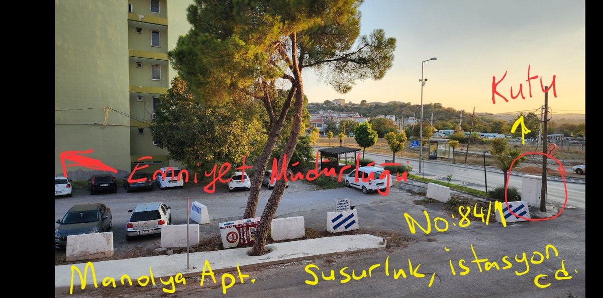 Kasım 2017 tarihinden bu yana, dört bir yanında alt yapı olan, <a href="/TurkTelekom/">Türk Telekom</a> kutusunun 20 mt ötede olan apartmanın alt yapısı onca başvuruya rağmen neden yapılmaz? 

<a href="/UABakanligi/">T.C. Ulaştırma ve Altyapı Bakanlığı</a>
<a href="/ttkomIR/">Turk Telekom IR</a> 
<a href="/turktelekomint/">Türk Telekom International</a> 
<a href="/umitonaltr/">Ümit Önal</a> 
<a href="/BeyturMehmet/">Mehmet Beytur</a> 
<a href="/krc_ysf/">Yusuf Kıraç</a> 

Bkz. Kutu Mesafesi (Balkondan)