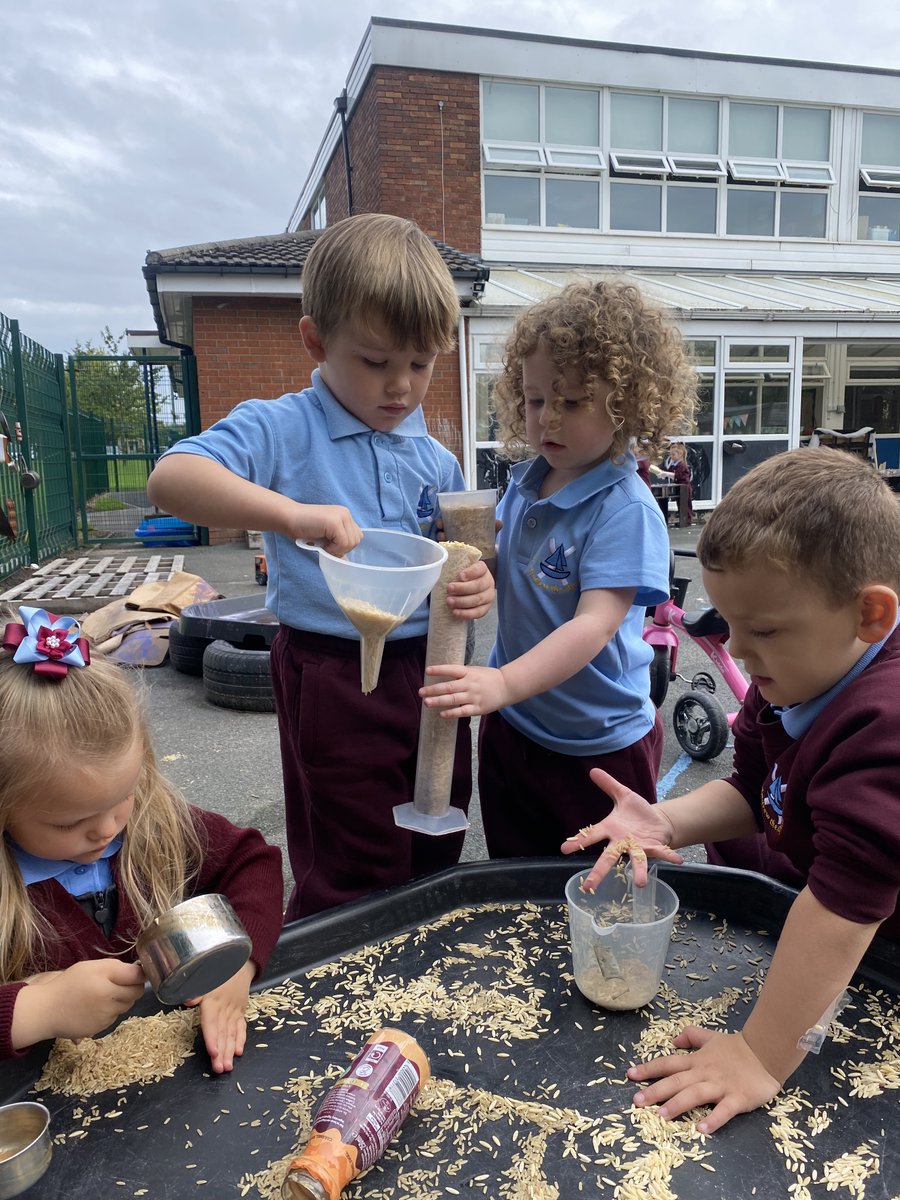 St_Andrew_Apost's tweet photo. Filling, emptying and lots of wonderful language skills being used at our tuff spot today! ☺️ Nursery demonstrated great teamwork and concentration skills, whilst taking it in turns to scoop the rice! ⭐️ #OutdoorLearning #SensoryPlay #MathematicalLanguage #SuccessfulSATA #EYFS https://t.co/Wv2LD1KWww