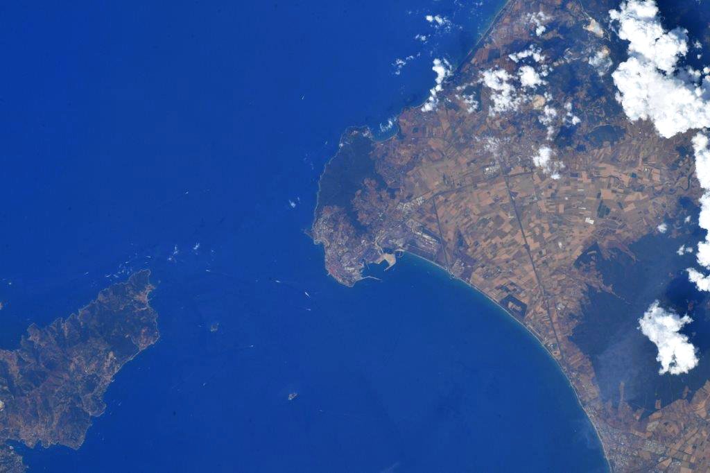 Beautiful Monte Argentario peninsula &amp; Tuscan Archipelago with Elba across from Piombino. #MissionMinerva #CiaoItaly