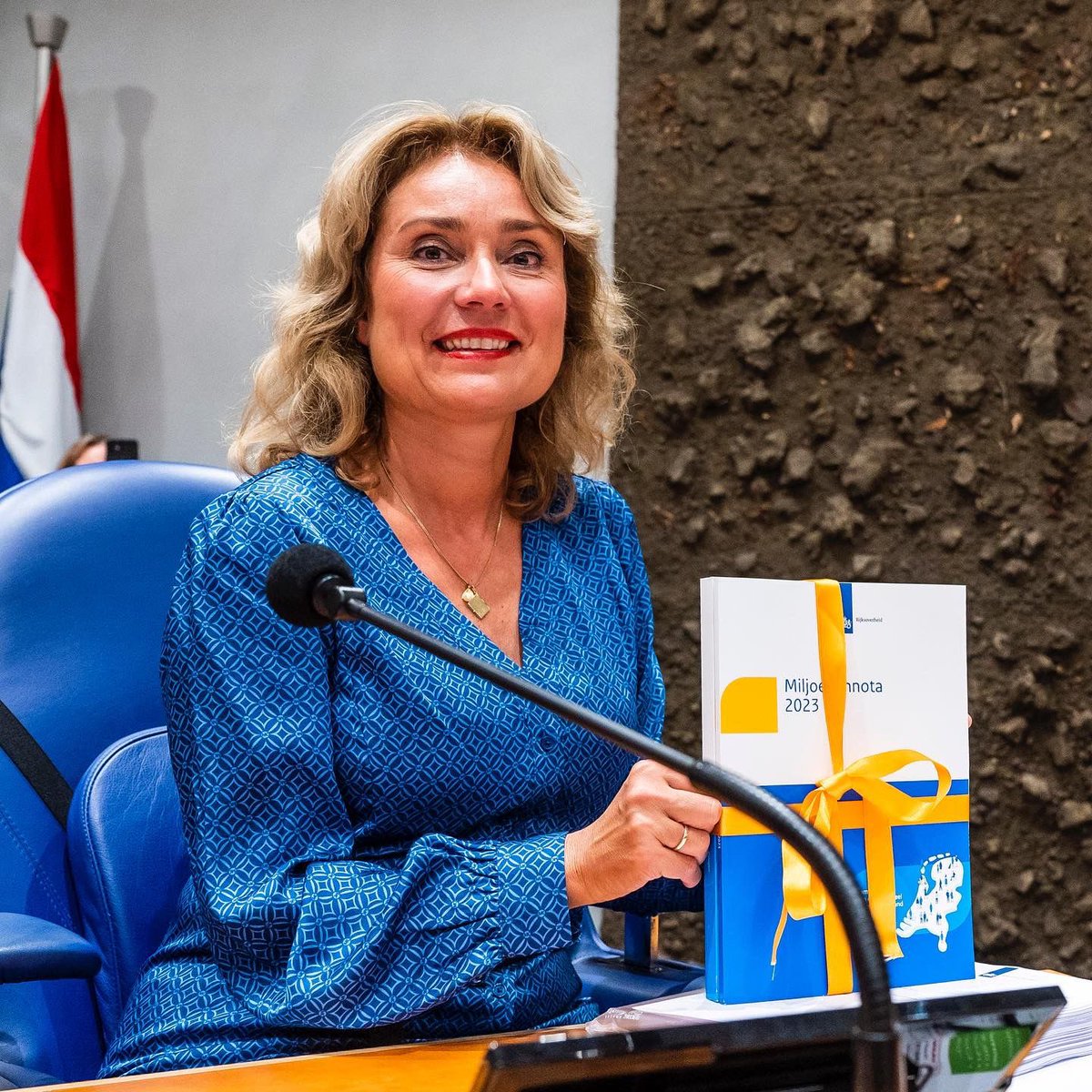 Vandaag was het #prinsjesdag en ontving ik de #miljoenennota en de #rijksbegroting. Morgen gaat de <a href="/2eKamertweets/">Tweede Kamer</a> hierover in debat tijdens de Algemene Politieke Beschouwingen. #apb