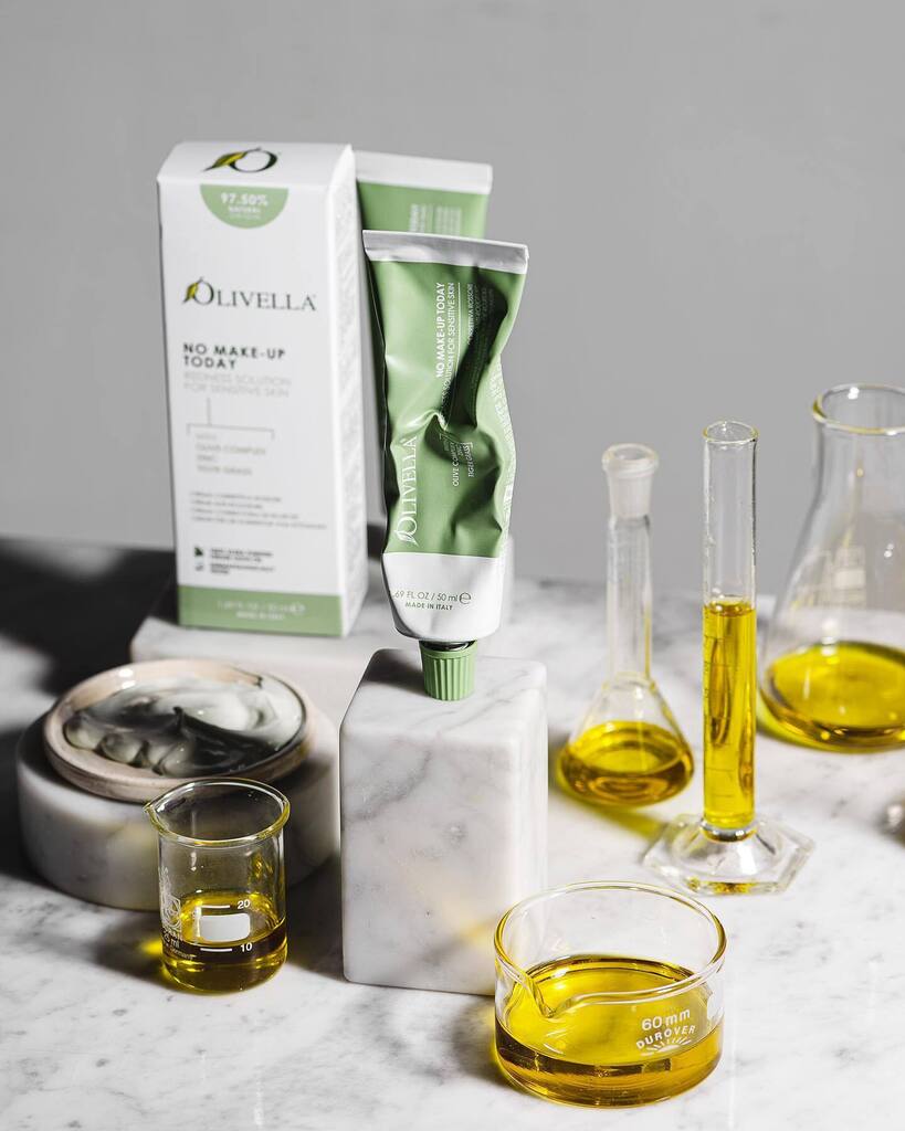 Olivellaline's tweet photo. #redness ? Issues with #acnescars ? 
Don’t worry - @olivellaline can help you with the “#nomakeup today “ face cream. 
Rich in: 
- #virginoliveoil 
- #zincoxide 
- #centellaasiatica 
.
.
Problemi con rossori? Grazie alla nuovissima crema @olivellaline “n… https://t.co/eycaqvFWPw https://t.co/EqTxmiU5XQ