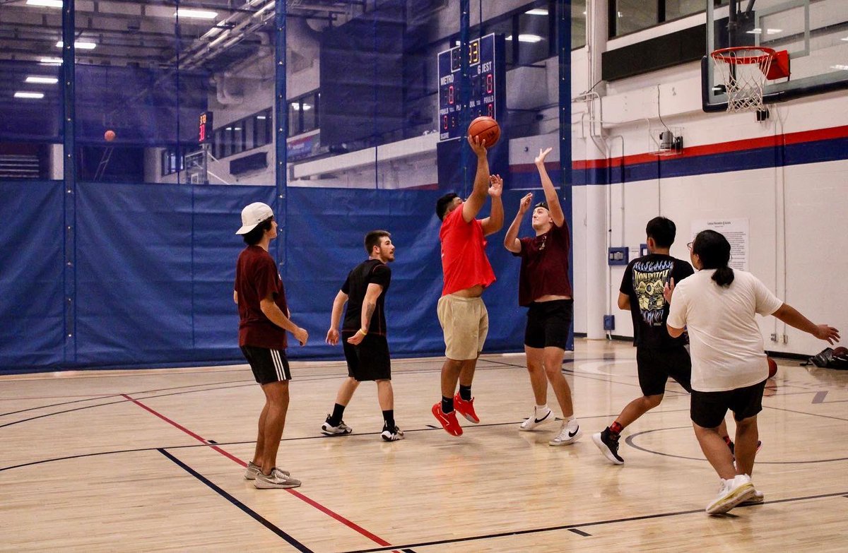 MSUDenverRec's tweet photo. OPEN REC BASKETBALL
🏀 Monday, Tuesday, Thursday | 2-6 p.m.
📍 West Court PE 117W
**OPEN to ALL with an active Campus Rec Membership**
Questions❔Email:
dlamothe@msudenver.edu
📸 Photos by: Paul Guzman
#MSUDenver
#MSUDenverRec
#RoadrunnerRec https://t.co/f1aBysMnnf