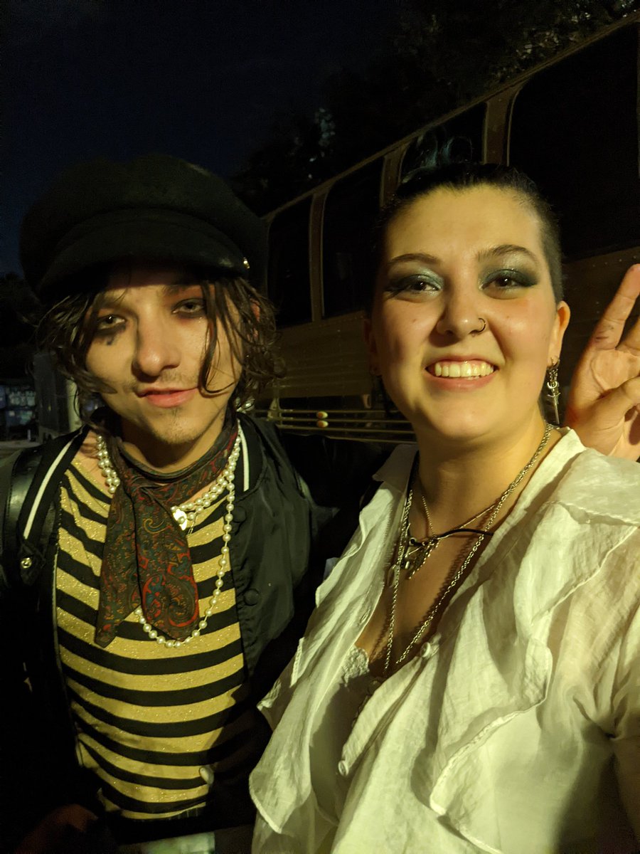 alexiskeller02's tweet photo. My favorite band @PalayeRoyale last night was incredible They mean so much to me and I love them so much. I've never had post concert depression so bad and fast before, now I'm at work struggling but I hope to see them again soon @RemingtonLeith @EmersonBarrett @SebastianDanzig https://t.co/3yHICxaVQB