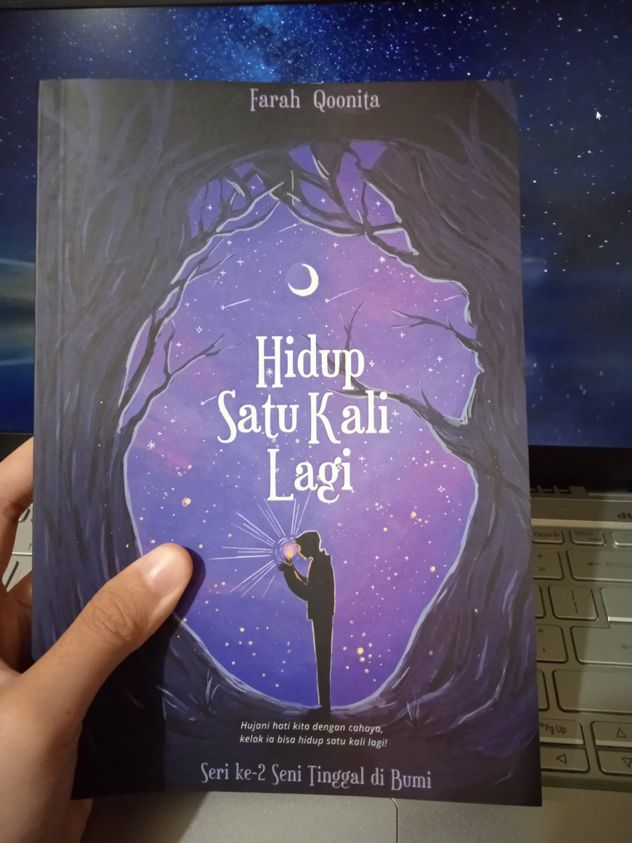 lvvntr's tweet photo. ☄️ Hidup Satu Kali Lagi - Farah Qoonita

#ReadingWithHyunjin by @Iovedangels https://t.co/hPYECMrTrC