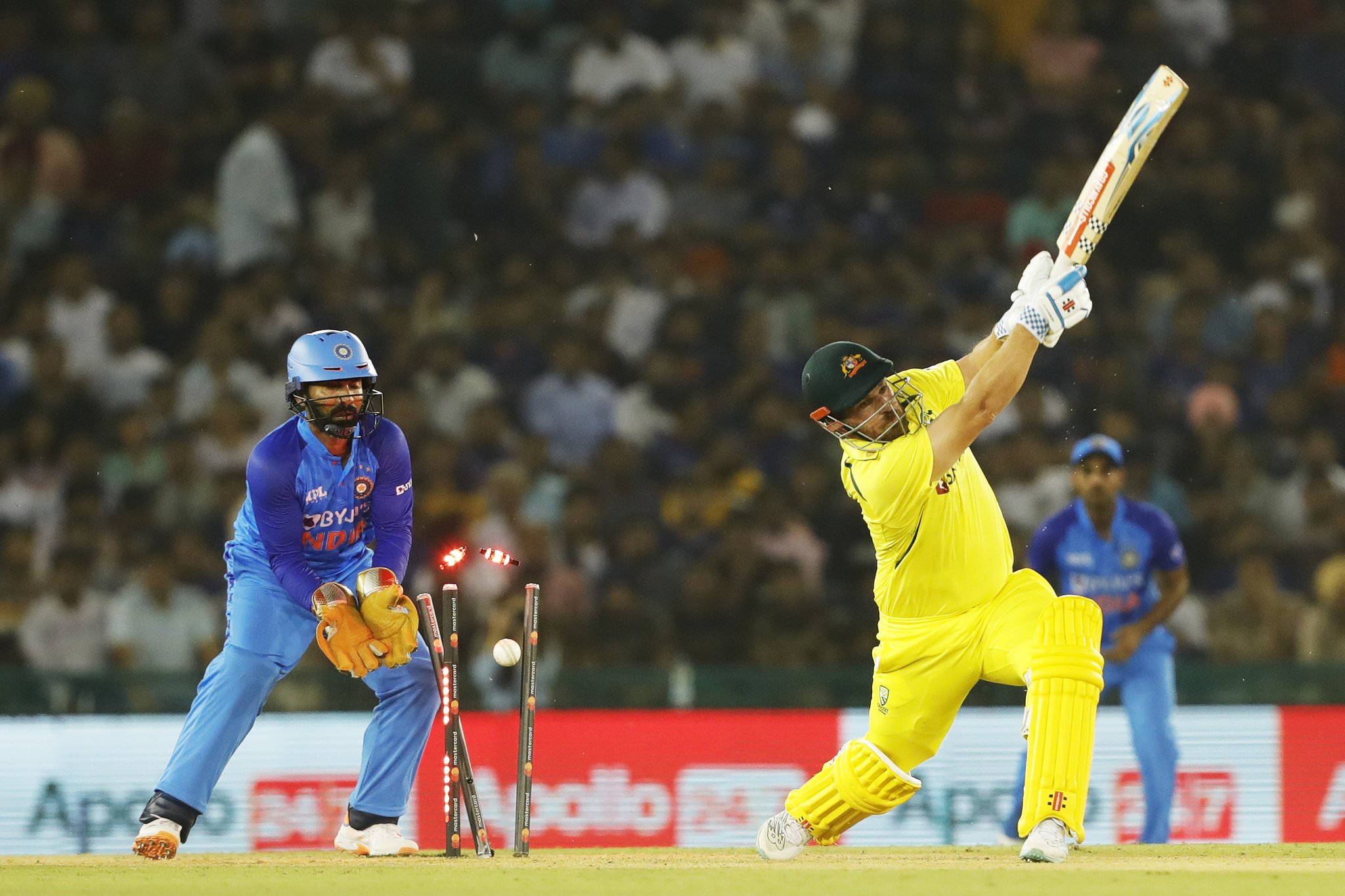 ind vs aus 1st t20 2020