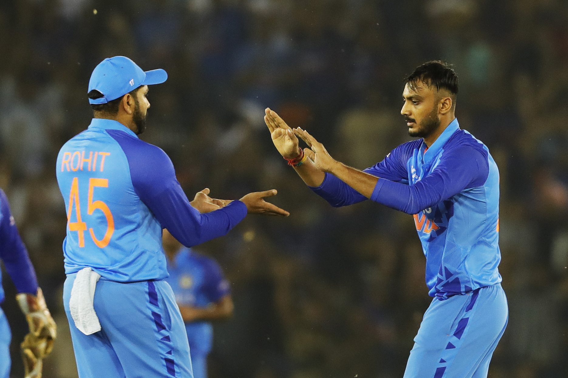 ind-vs-aus-1st-t20-live-score-india-vs-australia-t20i-match-at-mohali