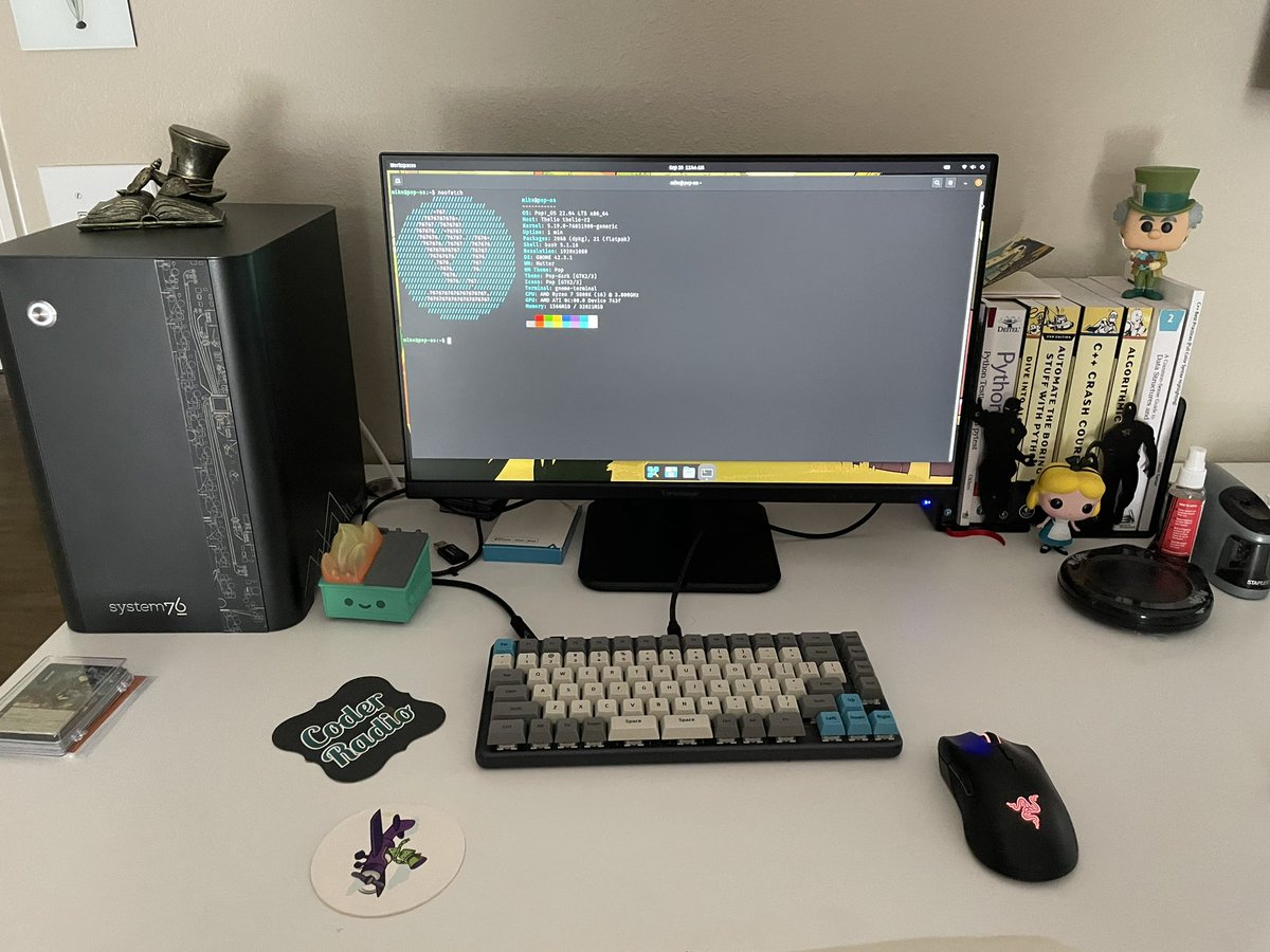 dominucco's tweet photo. Meet my new homie @ChrisLAS. The new @system76 #Thelio. Review drops this afternoon. #Linux #UnixPorn https://t.co/aGKj2qCofZ